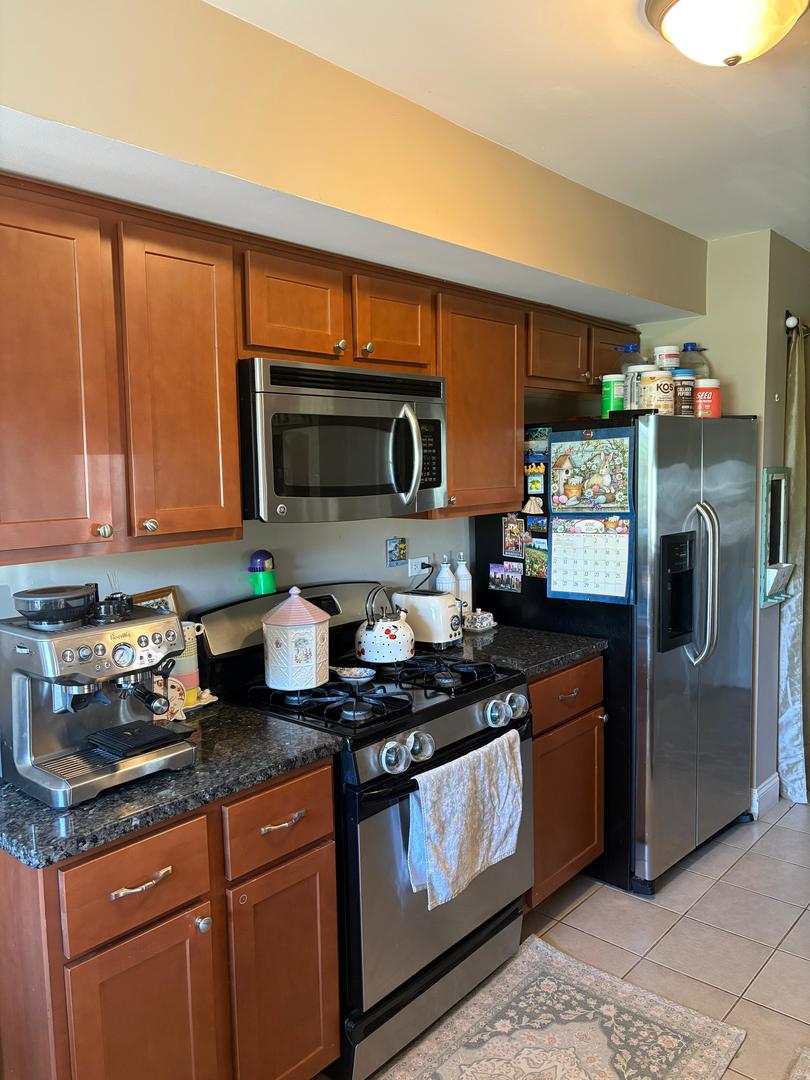 511 East Avenue #511, Streamwood, IL 60107