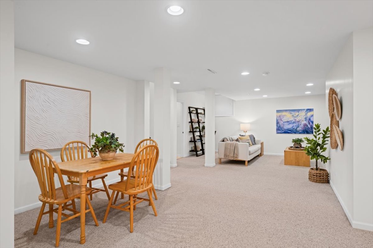 2301 Madiera Lane, Buffalo Grove, IL 60089