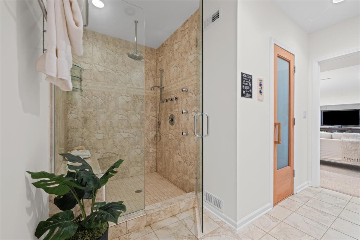 2301 Madiera Lane, Buffalo Grove, IL 60089