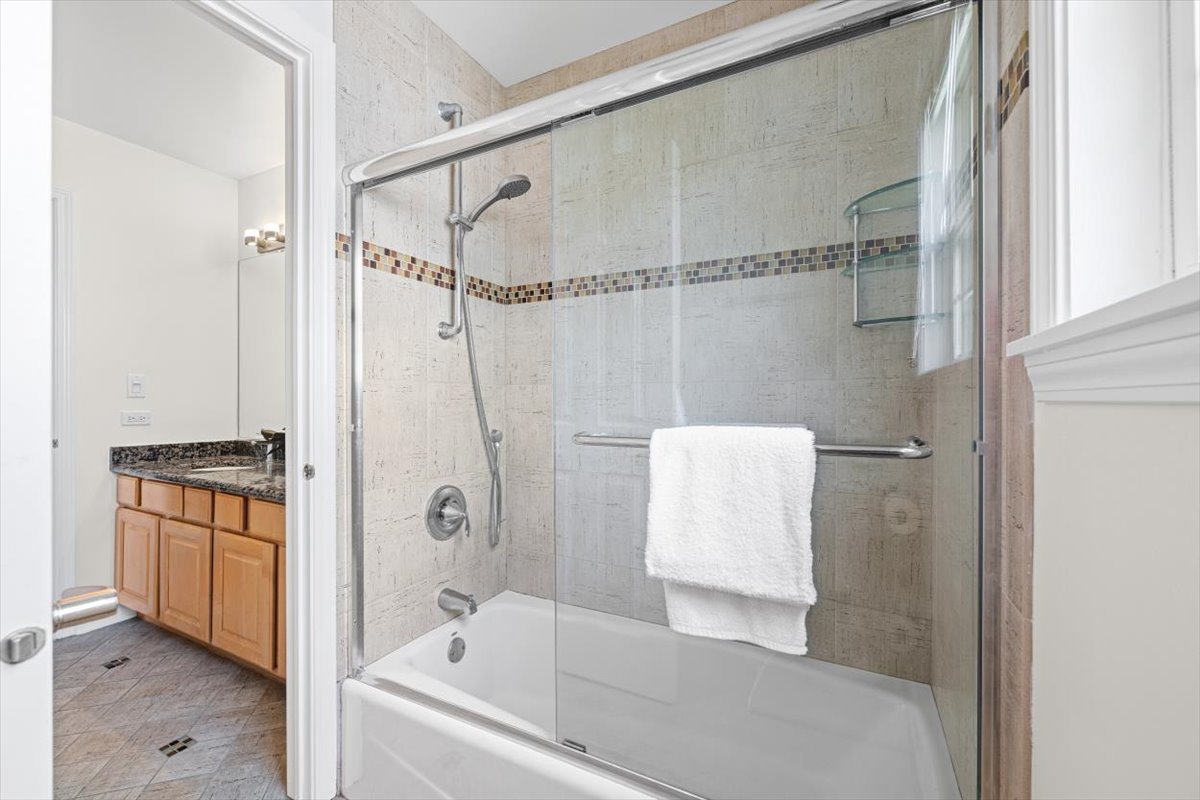 2301 Madiera Lane, Buffalo Grove, IL 60089