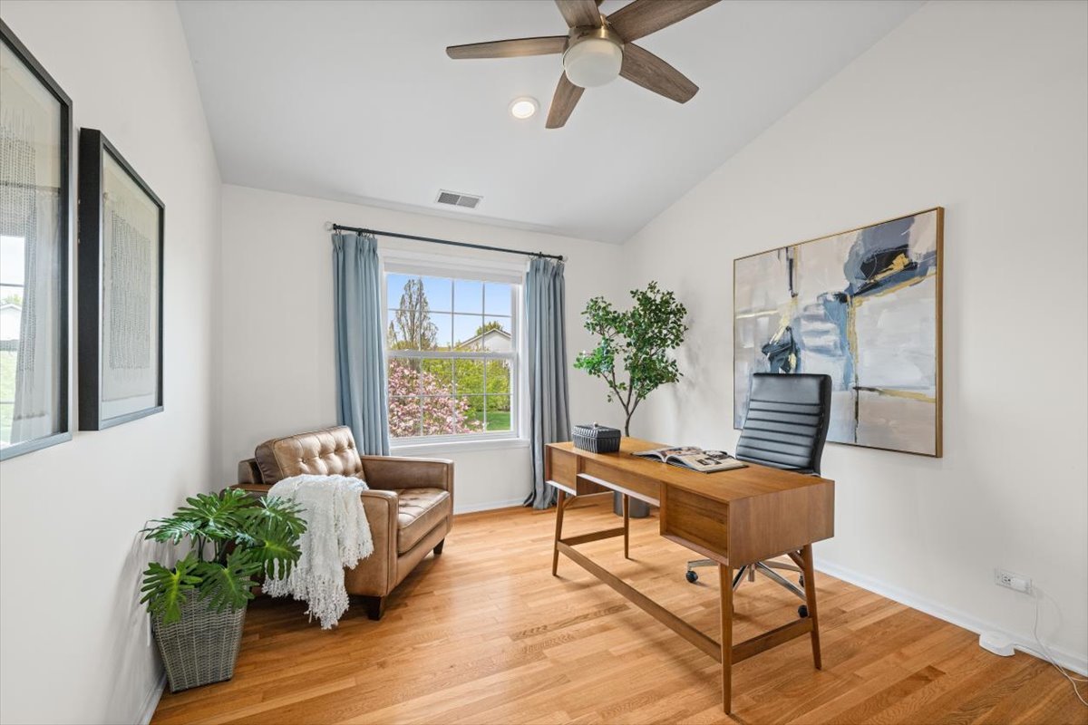 2301 Madiera Lane, Buffalo Grove, IL 60089