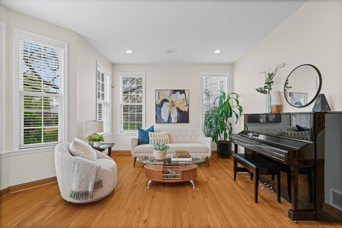 2301 Madiera Lane, Buffalo Grove, IL 60089