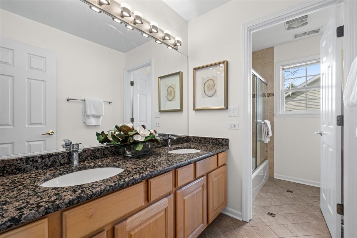 2301 Madiera Lane, Buffalo Grove, IL 60089