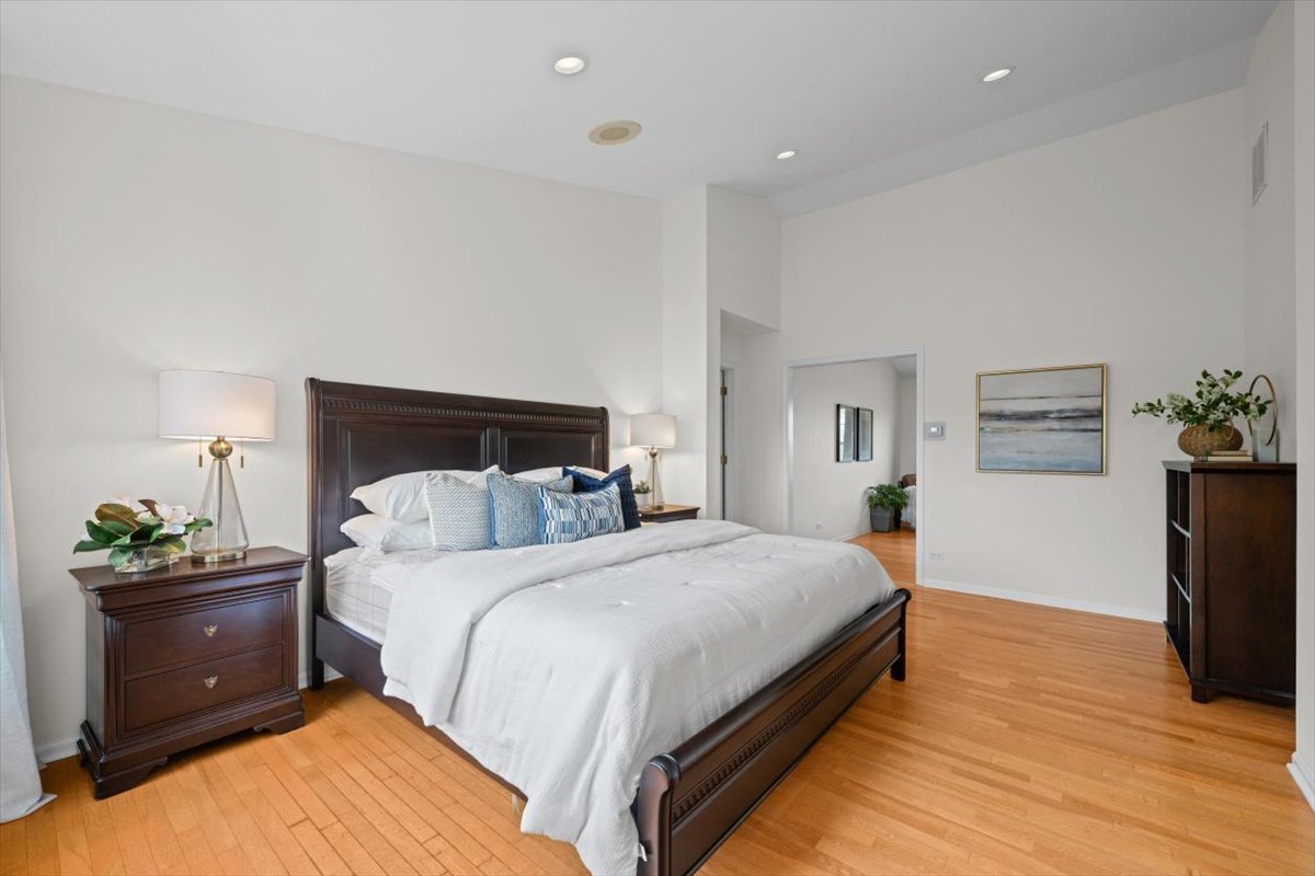 2301 Madiera Lane, Buffalo Grove, IL 60089