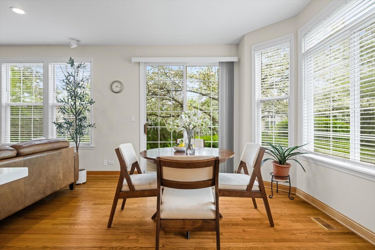 2301 Madiera Lane, Buffalo Grove, IL 60089