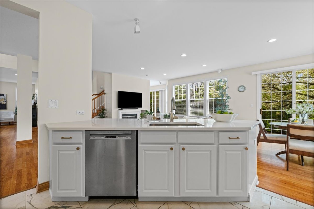 2301 Madiera Lane, Buffalo Grove, IL 60089