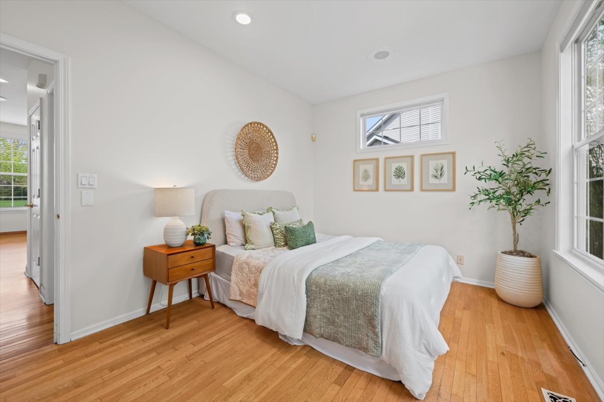 2301 Madiera Lane, Buffalo Grove, IL 60089