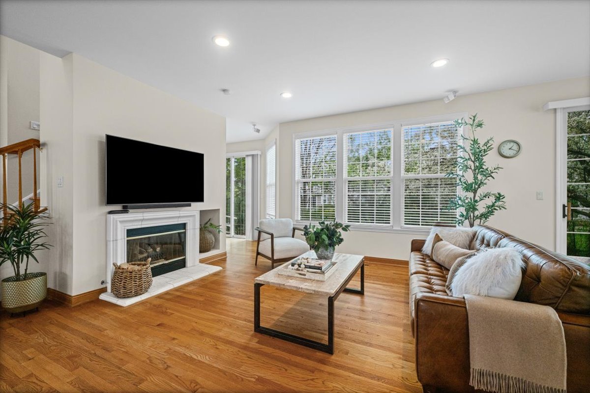 2301 Madiera Lane, Buffalo Grove, IL 60089