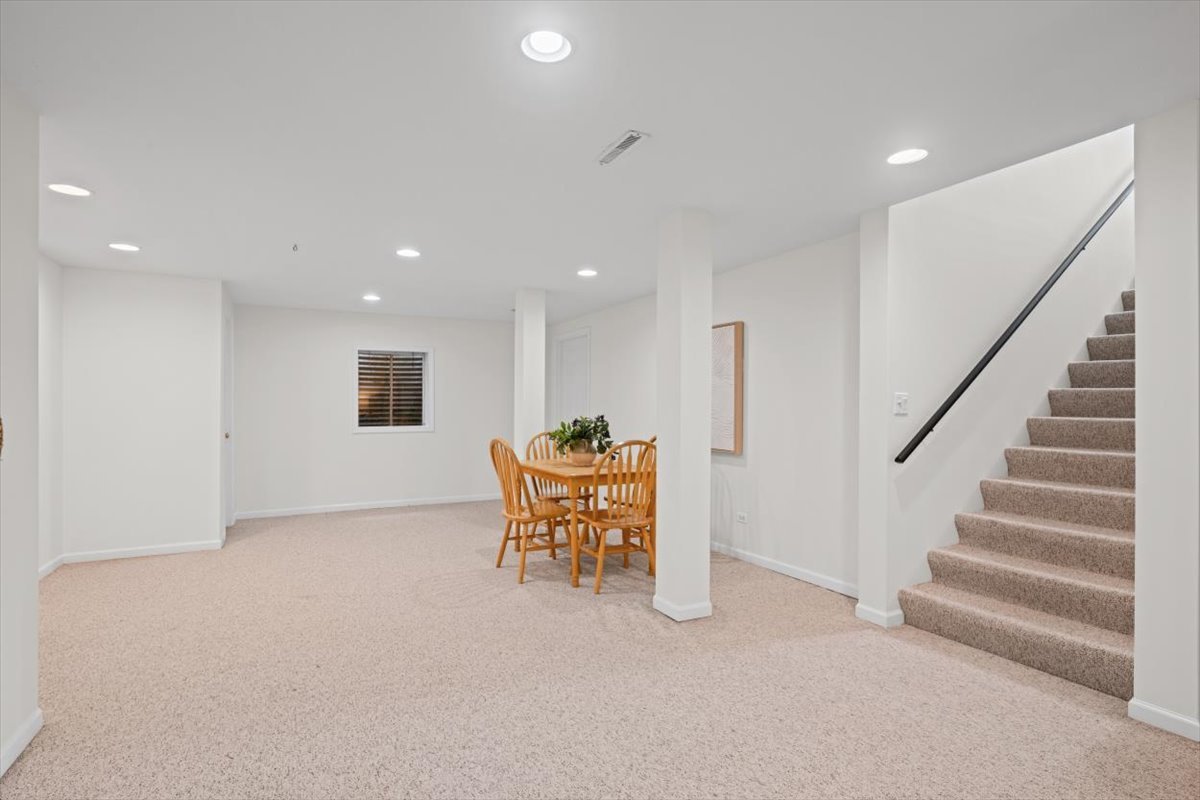 2301 Madiera Lane, Buffalo Grove, IL 60089