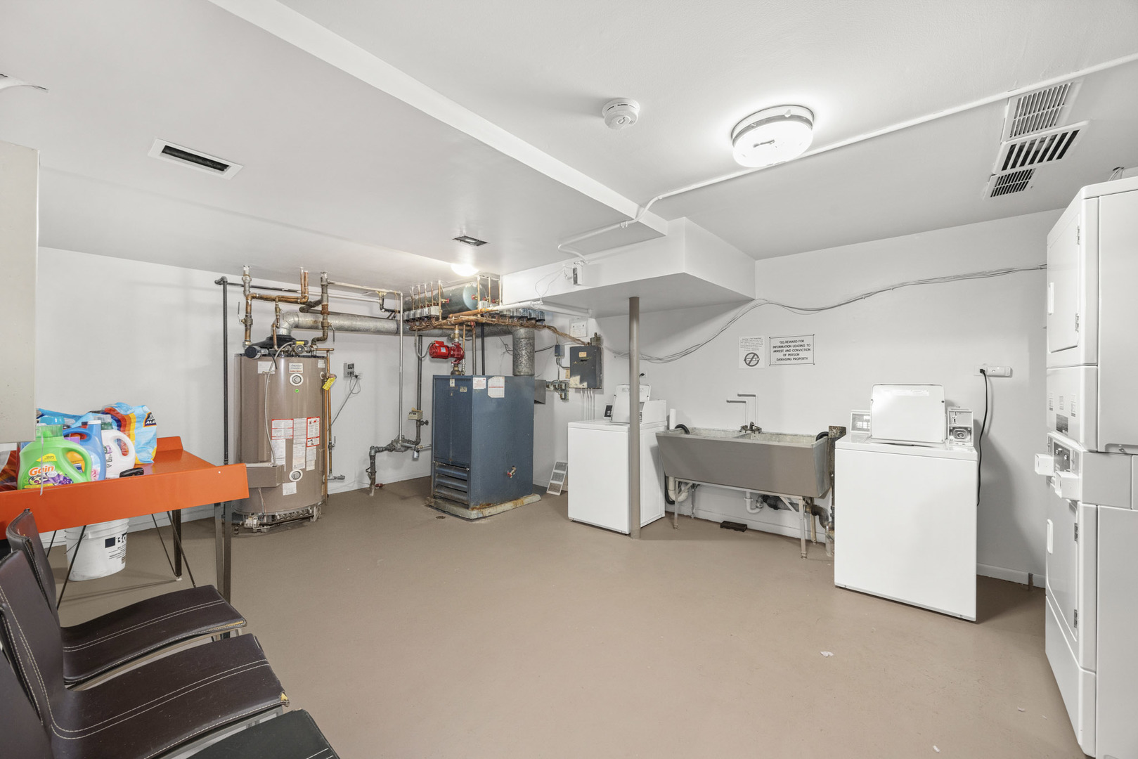 11133 S 84th Avenue #1B, Palos Hills, IL 60465