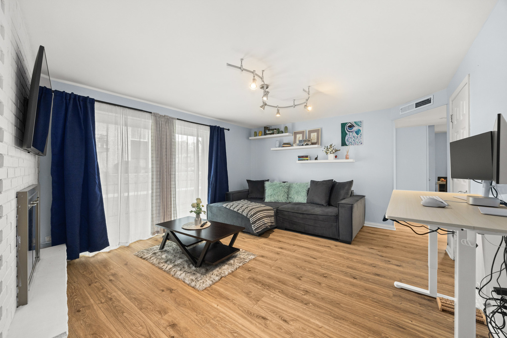 11133 S 84th Avenue #1B, Palos Hills, IL 60465