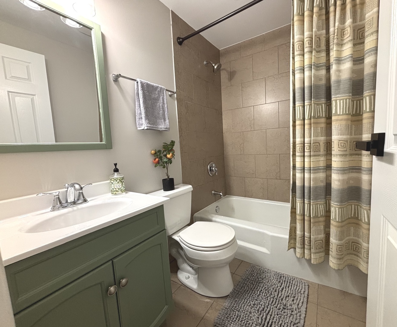 10437 Natoma Avenue #4, Chicago Ridge, IL 60415