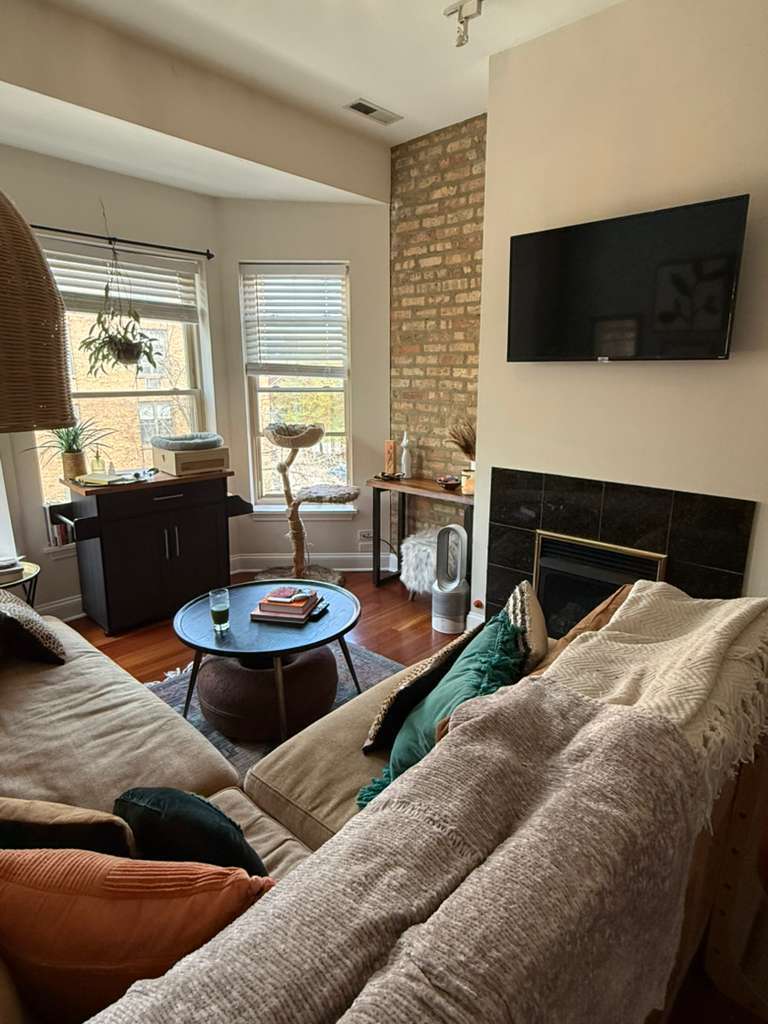 807 W Lill Avenue #304, Chicago, IL 60614