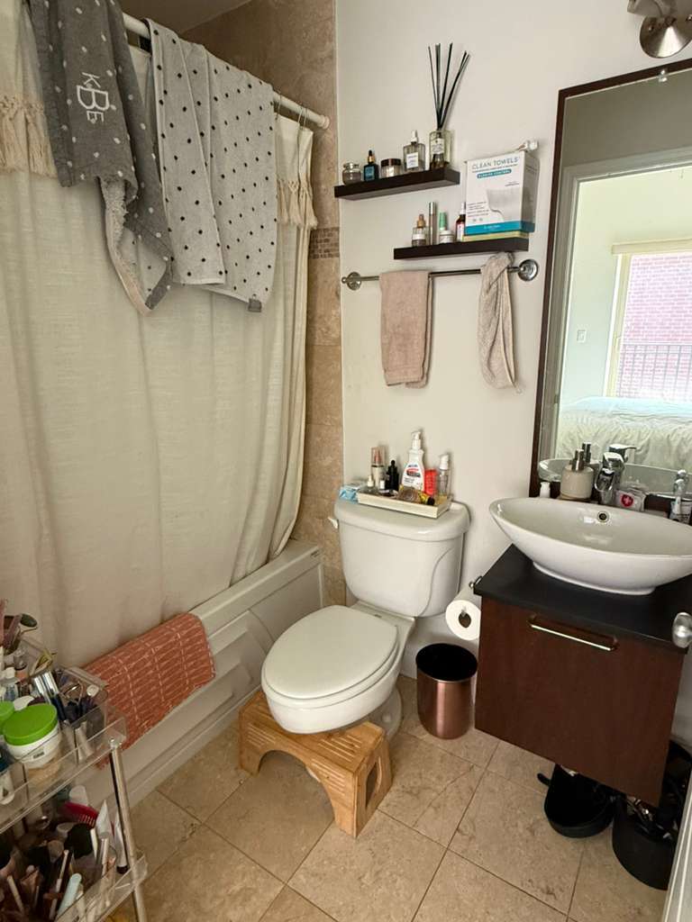 807 W Lill Avenue #304, Chicago, IL 60614