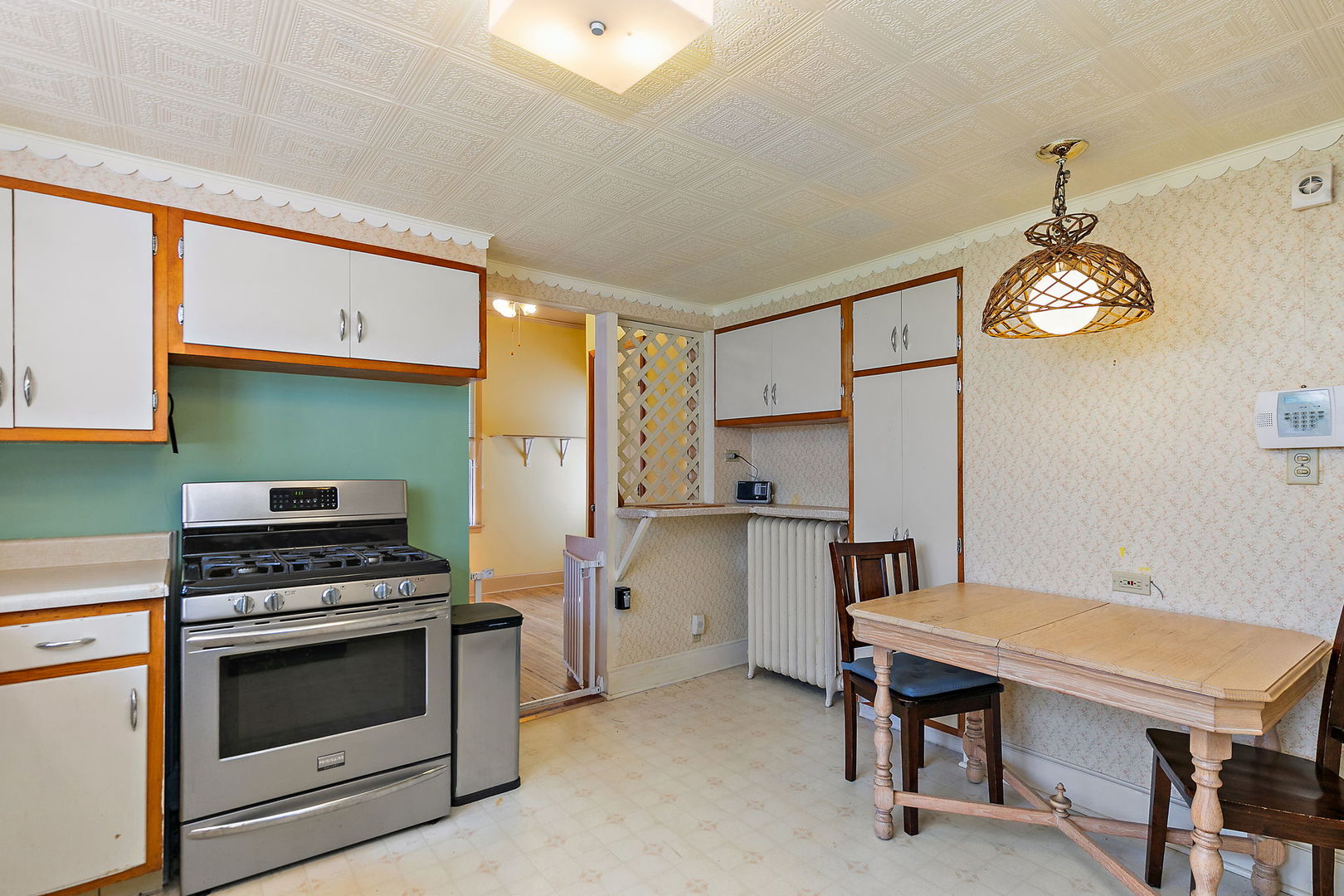 922 Douglas Avenue, Aurora, IL 60505