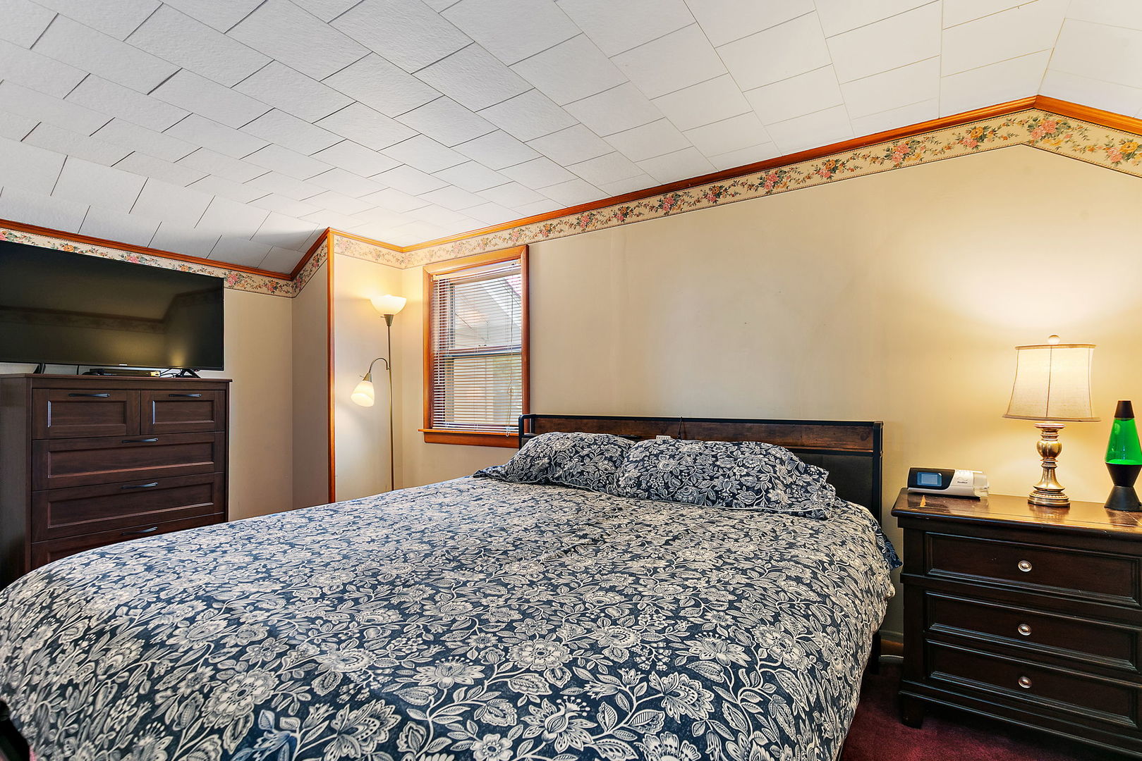 922 Douglas Avenue, Aurora, IL 60505