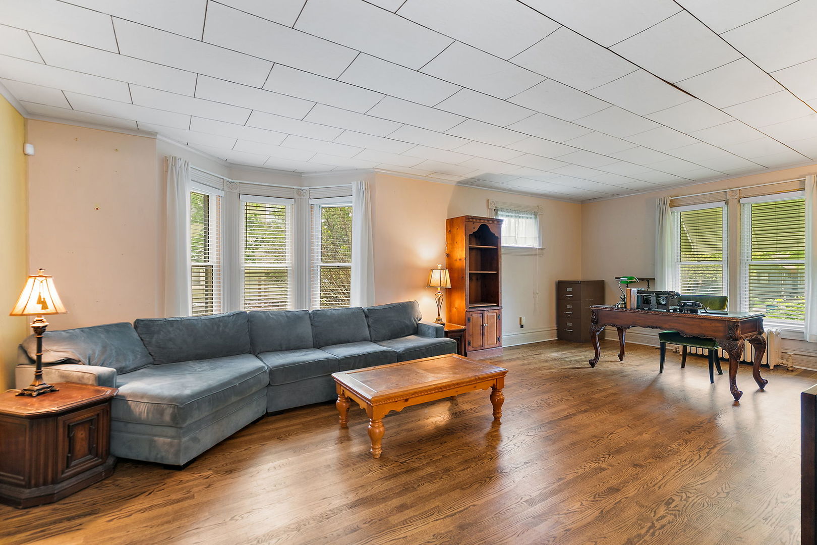 922 Douglas Avenue, Aurora, IL 60505