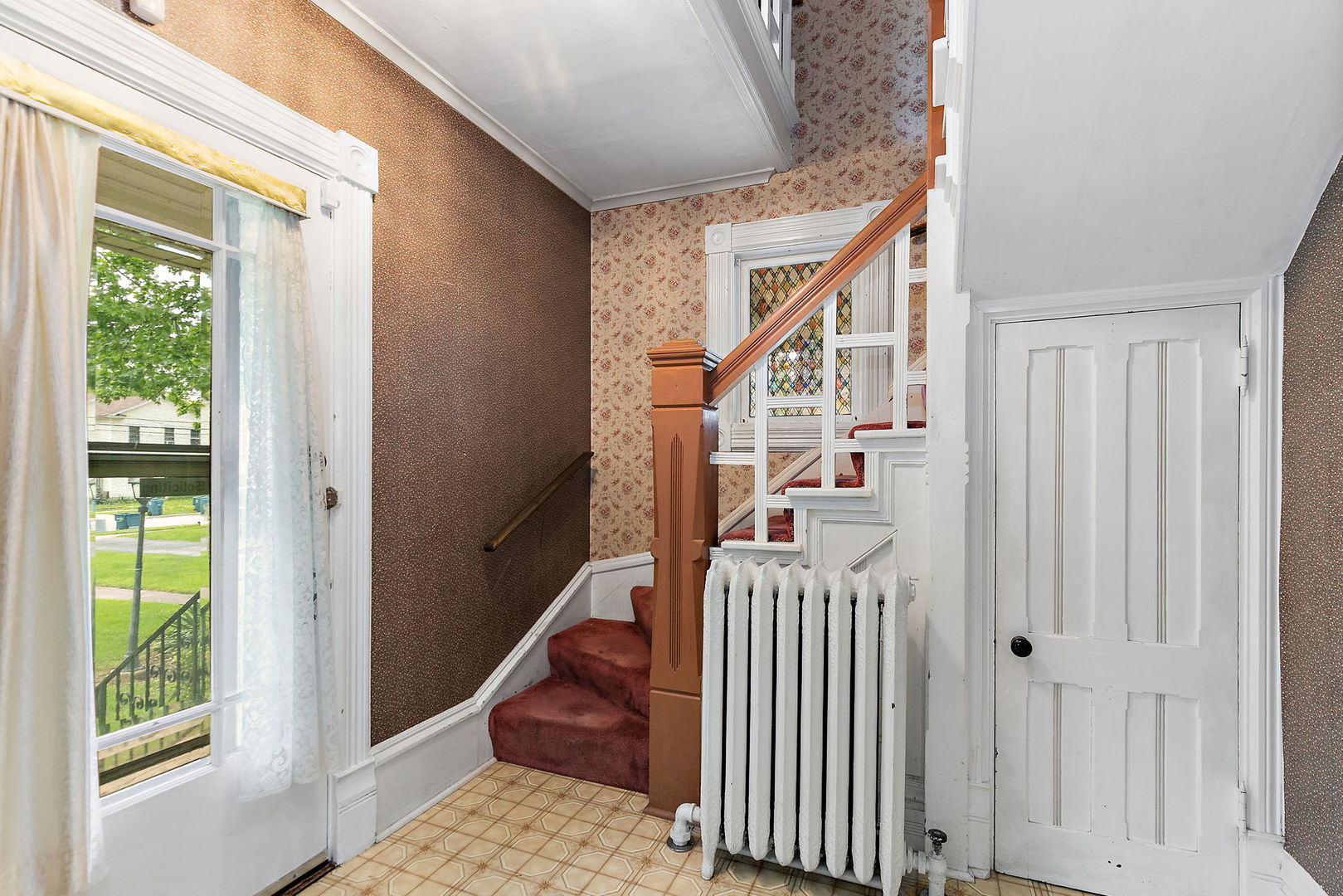 922 Douglas Avenue, Aurora, IL 60505