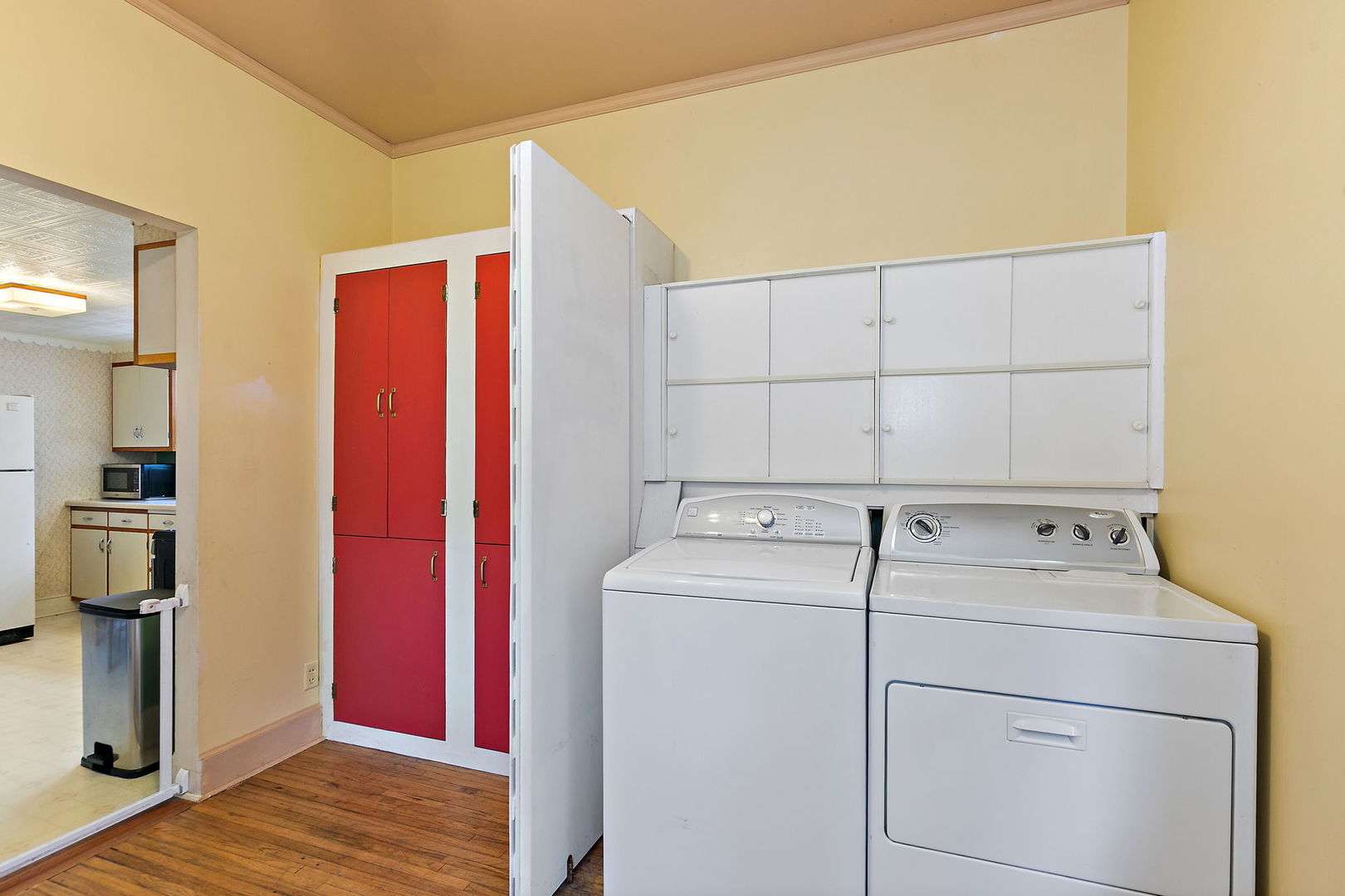 922 Douglas Avenue, Aurora, IL 60505