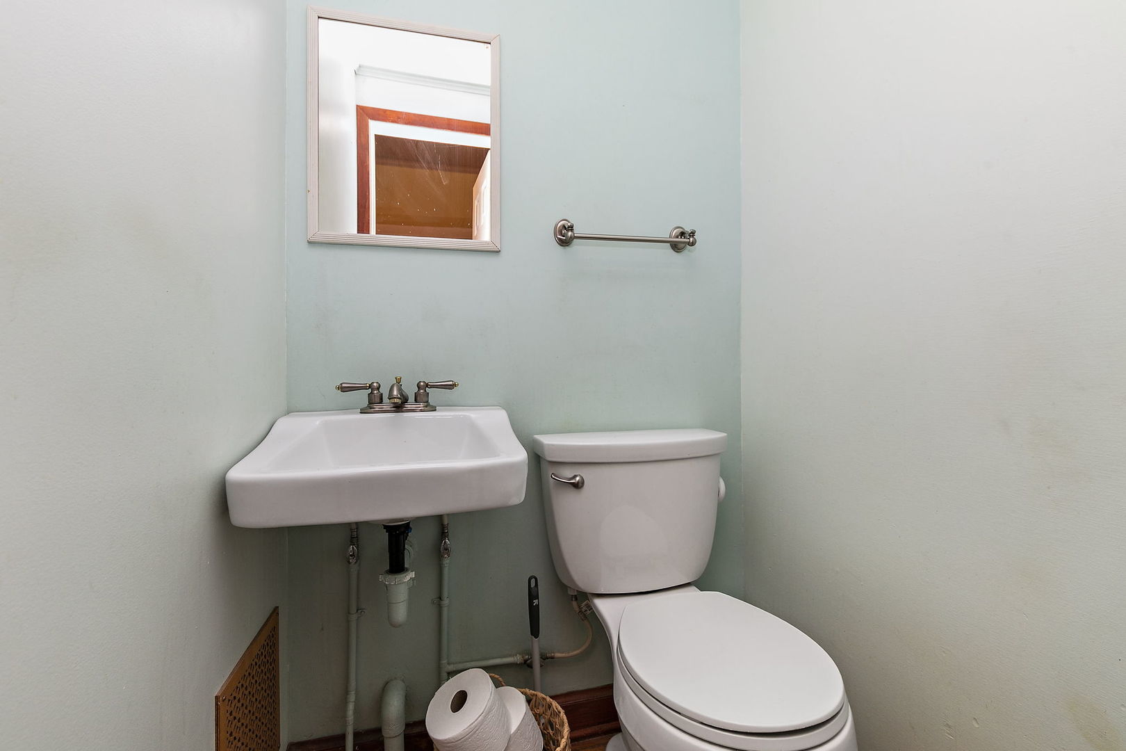 922 Douglas Avenue, Aurora, IL 60505