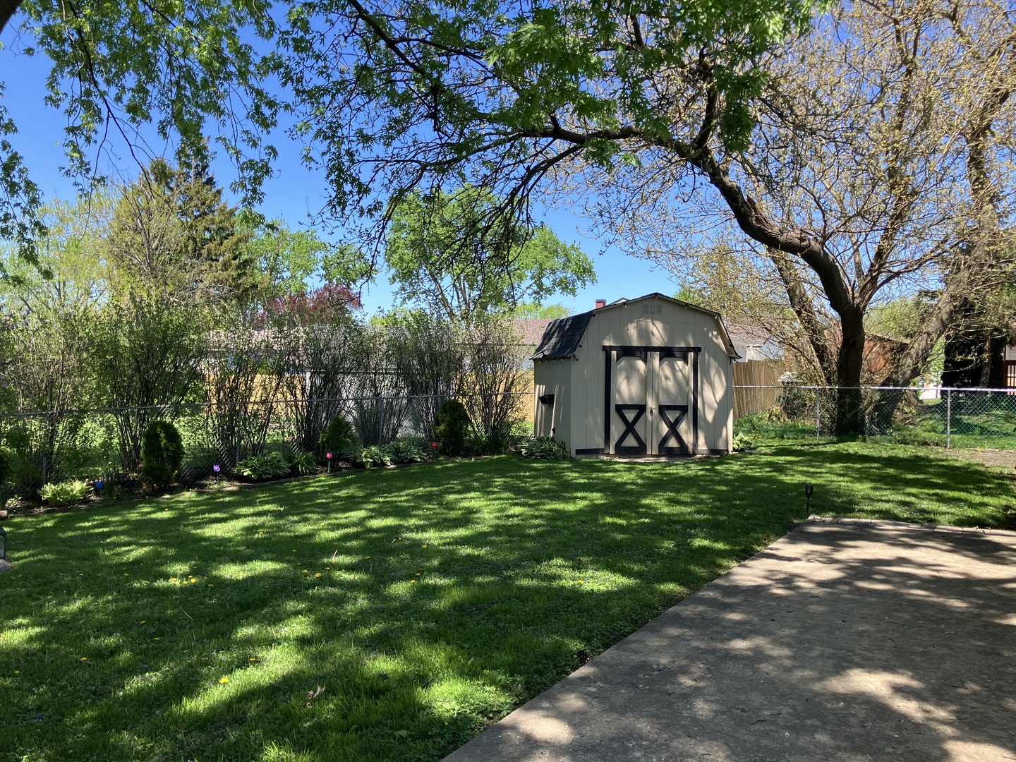 254 PLACID Way, Elk Grove Village, IL 60007