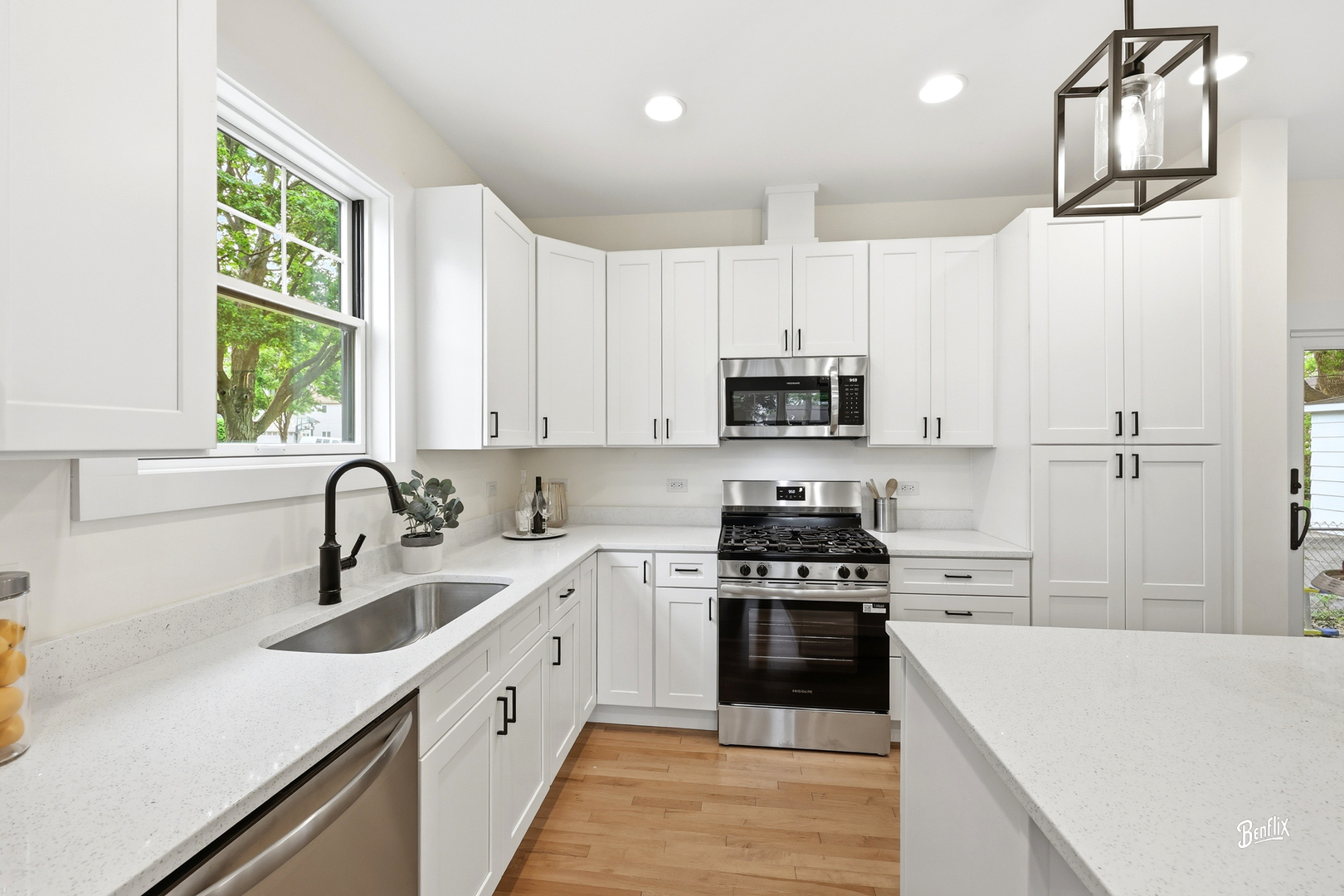 201 N Elm Street, Mount Prospect, IL 60056