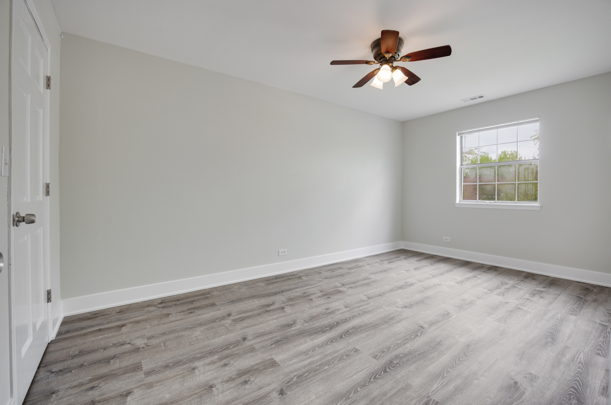 117 GANT Circle #F, Streamwood, IL 60107