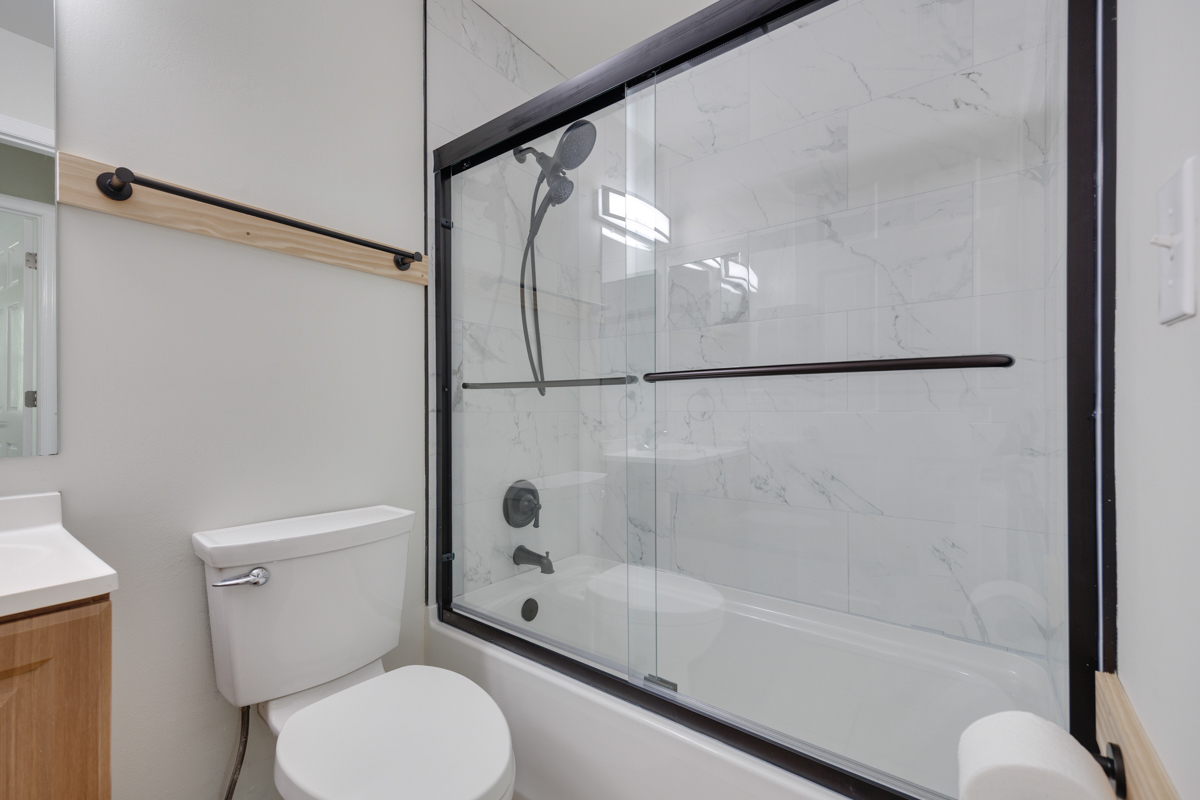 117 GANT Circle #F, Streamwood, IL 60107