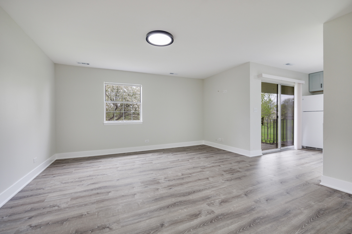 117 GANT Circle #F, Streamwood, IL 60107