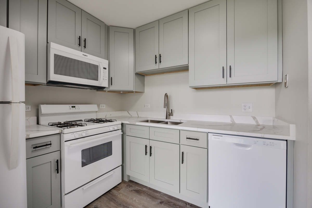 117 GANT Circle #F, Streamwood, IL 60107