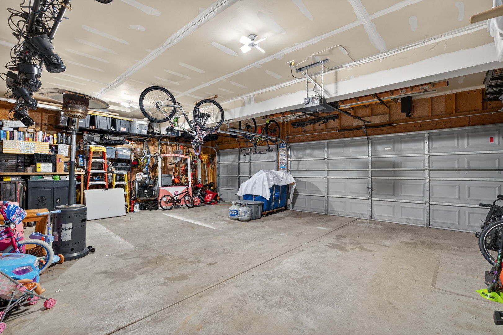 702 Longwood Court, Minooka, IL 60447