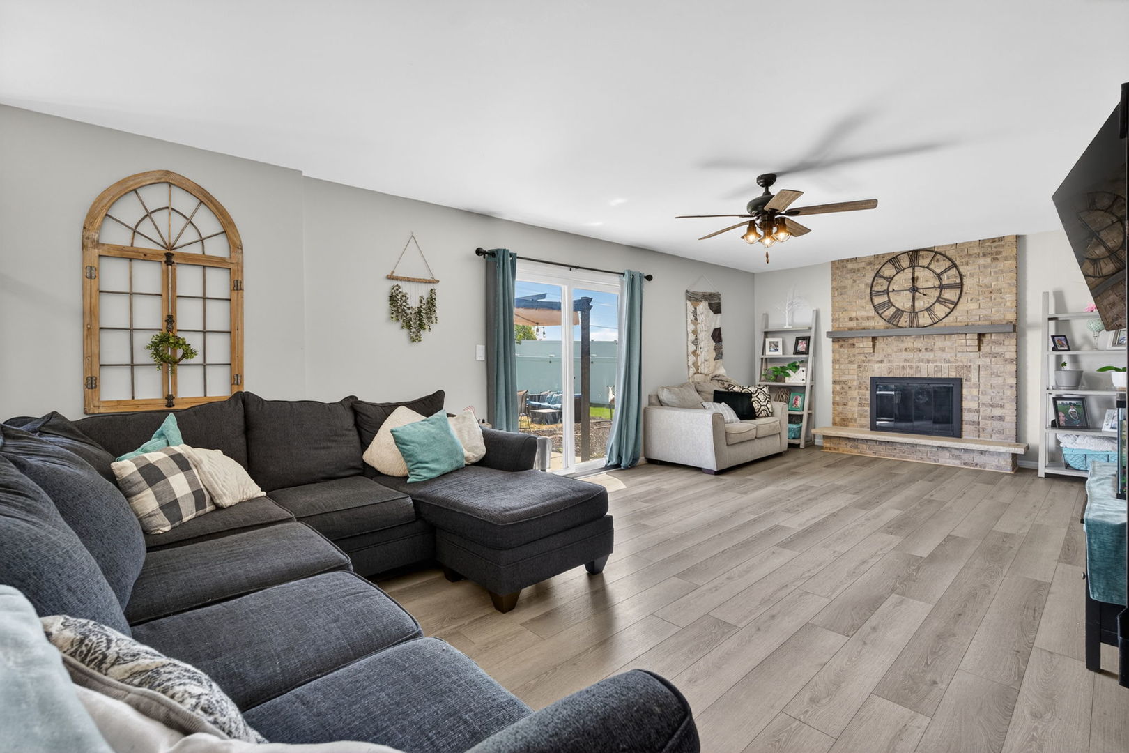 702 Longwood Court, Minooka, IL 60447