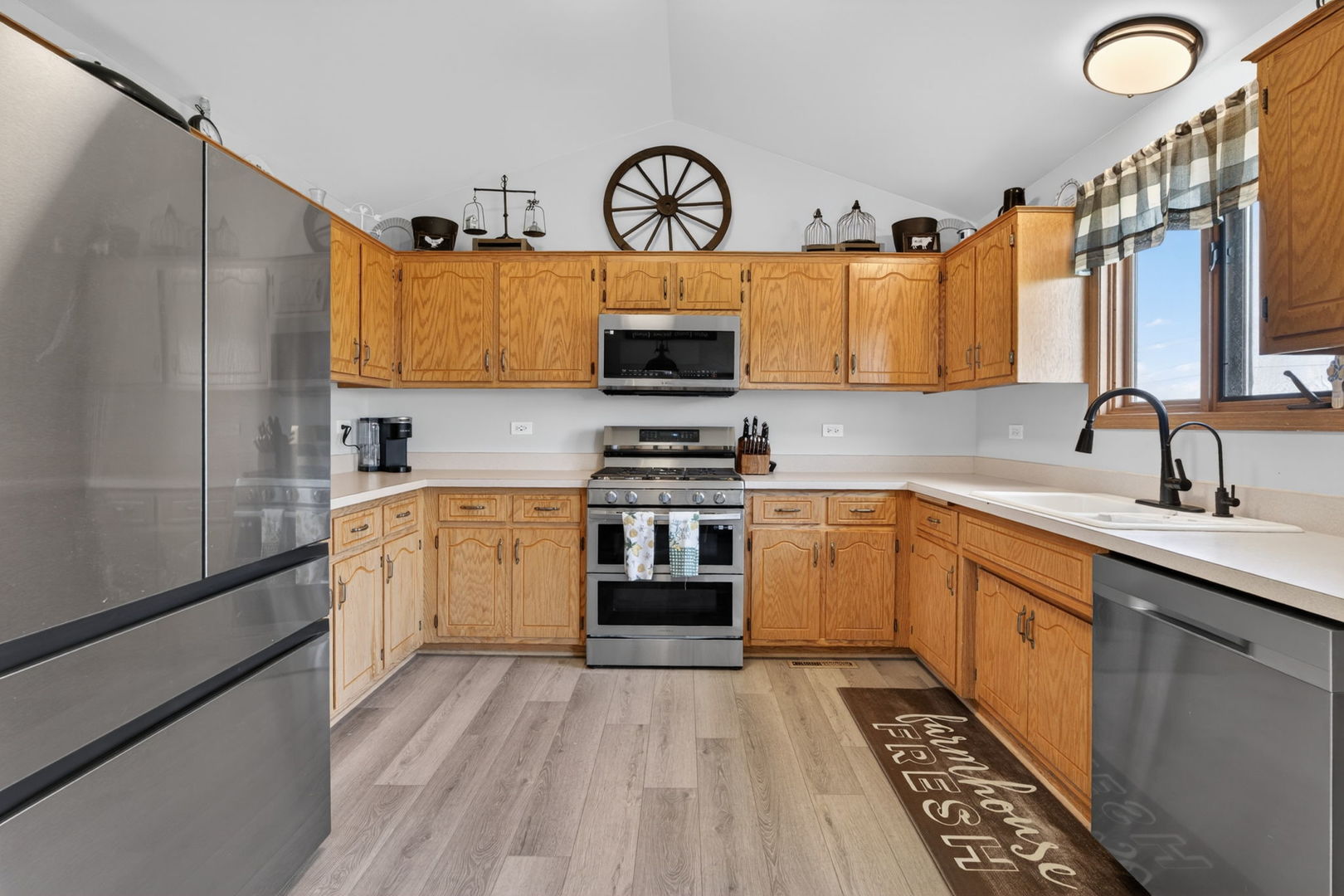 702 Longwood Court, Minooka, IL 60447