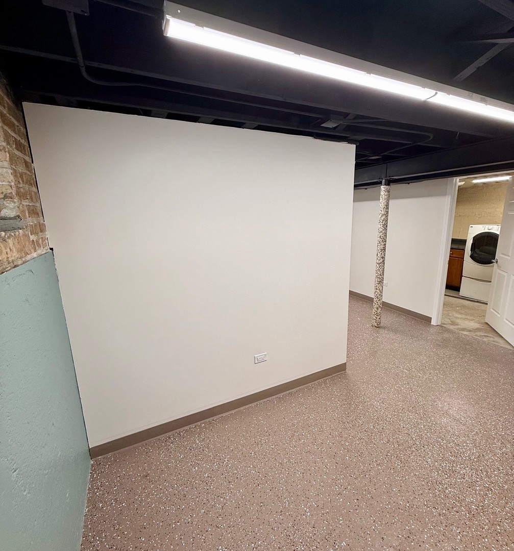 5822 W 64th Place, Chicago, IL 60638