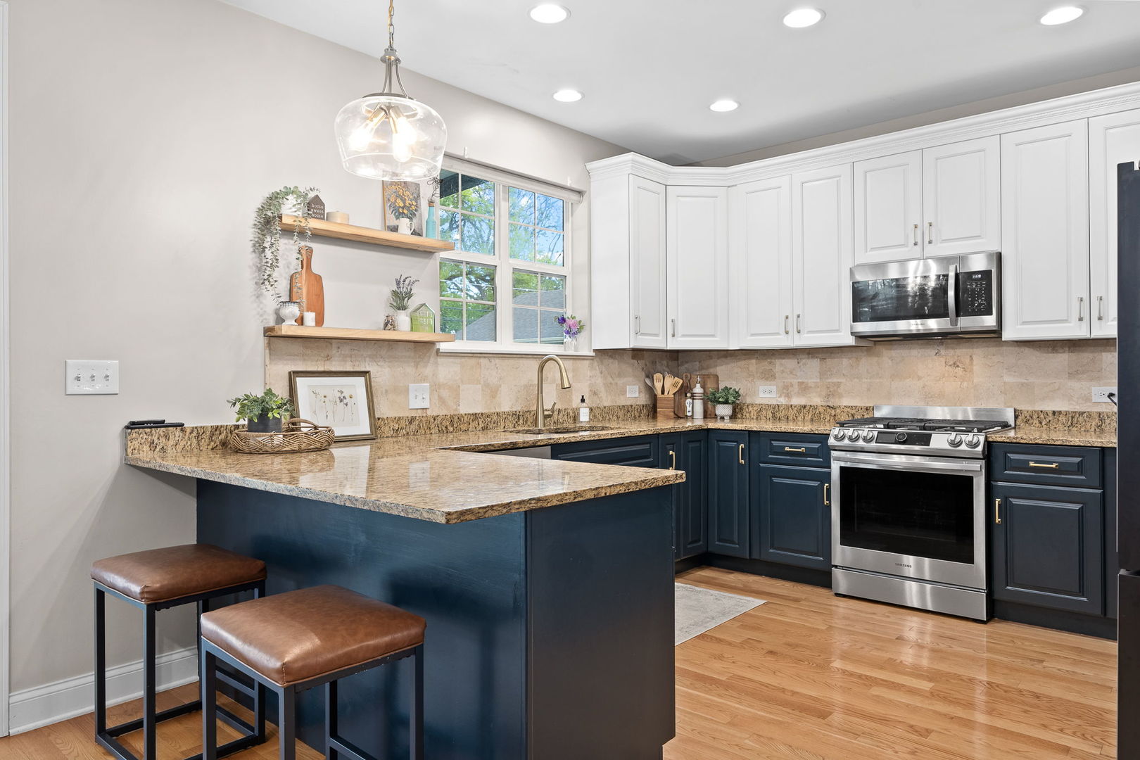 236 S Lincoln Street, Westmont, IL 60559