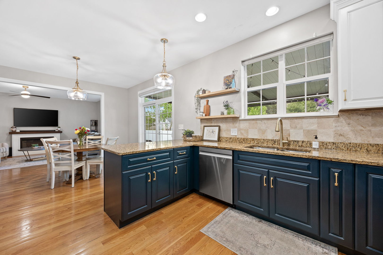 236 S Lincoln Street, Westmont, IL 60559