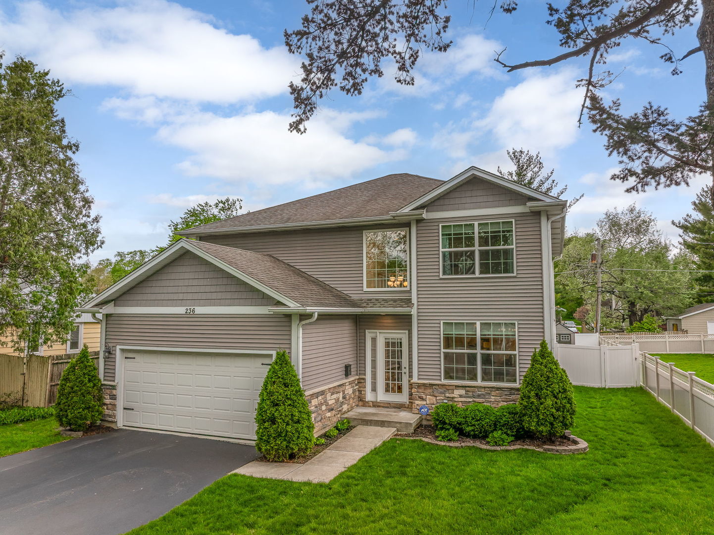 236 S Lincoln Street, Westmont, IL 60559