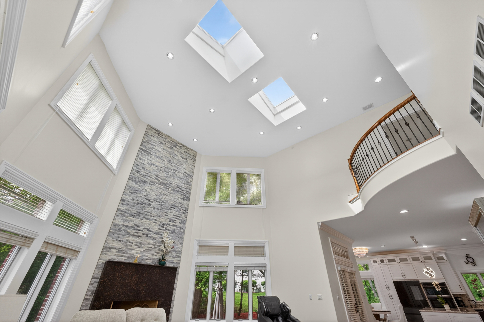 4 Dani Lane, Schaumburg, IL 60173