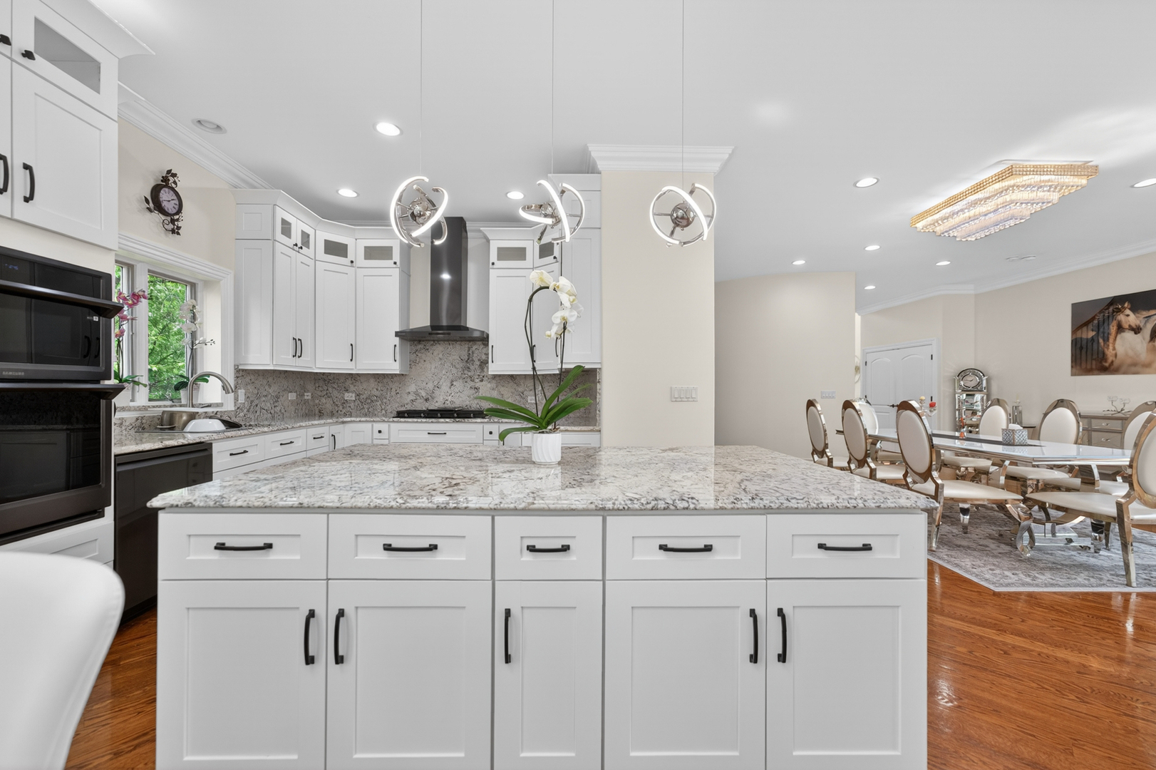 4 Dani Lane, Schaumburg, IL 60173