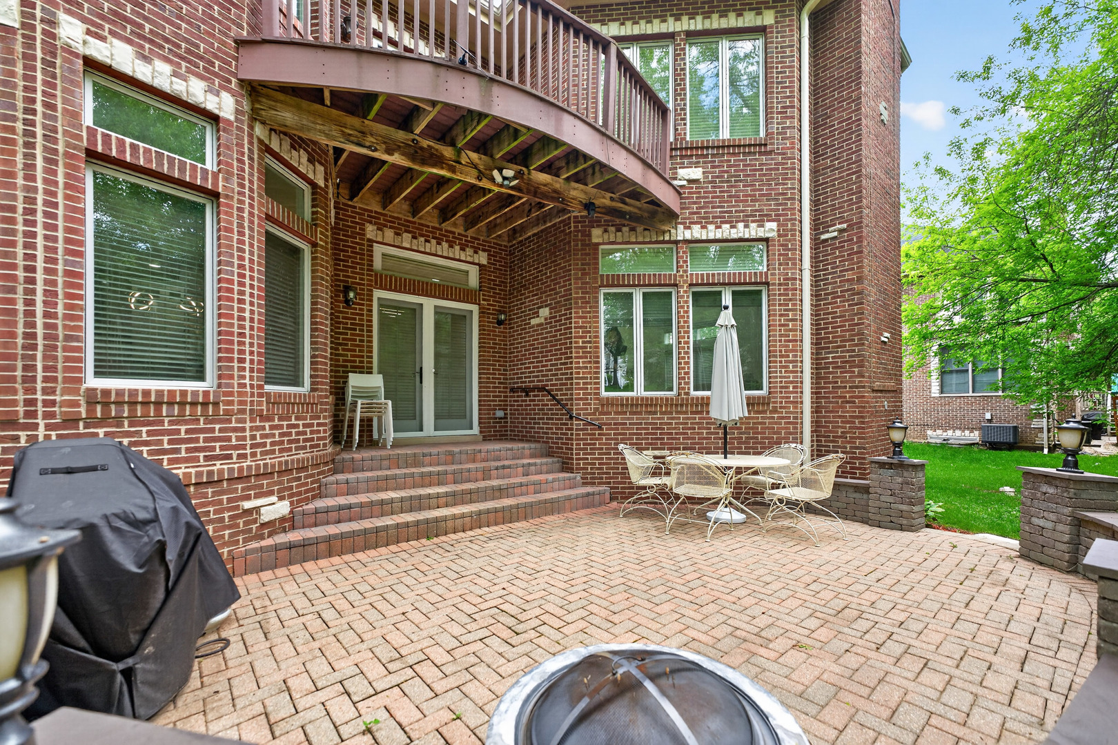 4 Dani Lane, Schaumburg, IL 60173