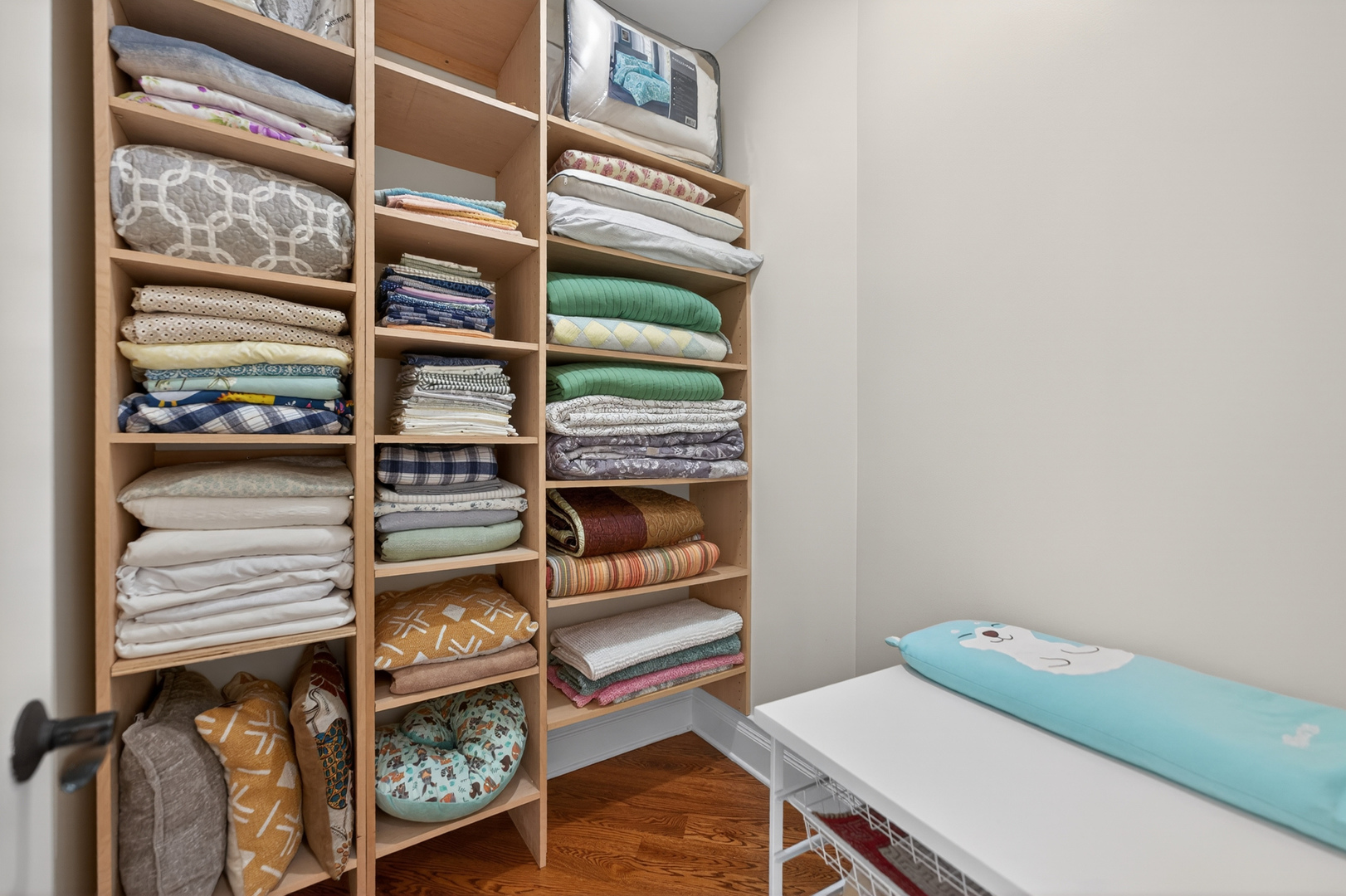 4 Dani Lane, Schaumburg, IL 60173