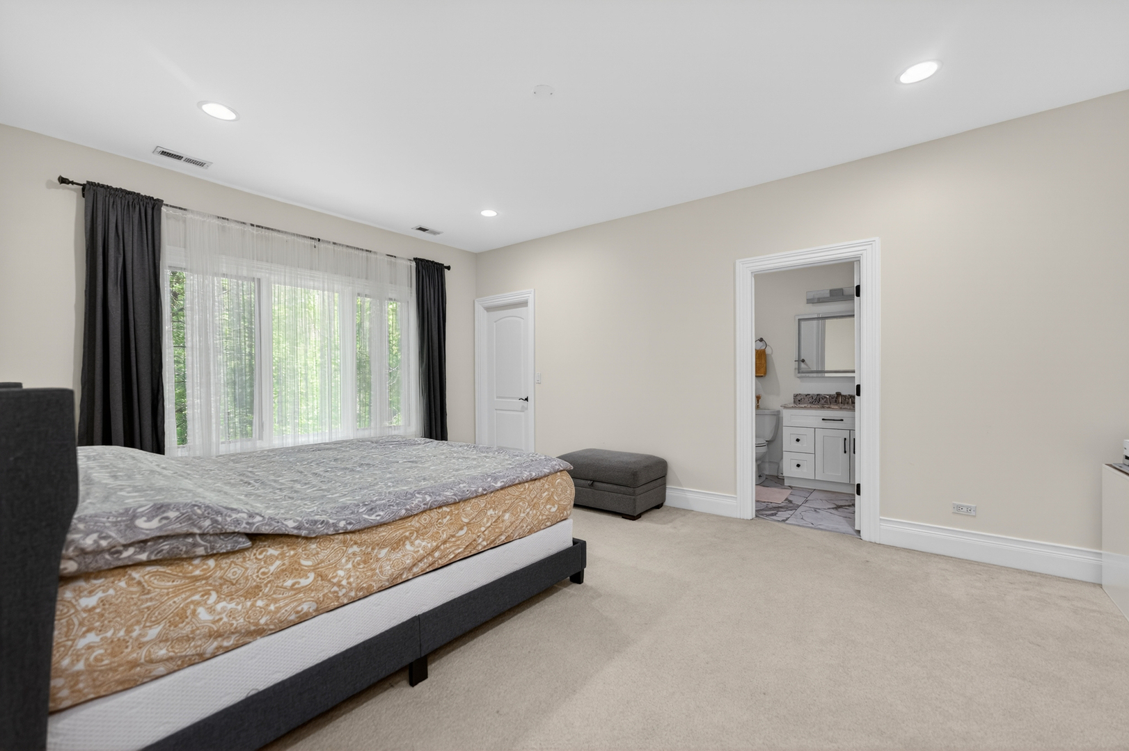 4 Dani Lane, Schaumburg, IL 60173