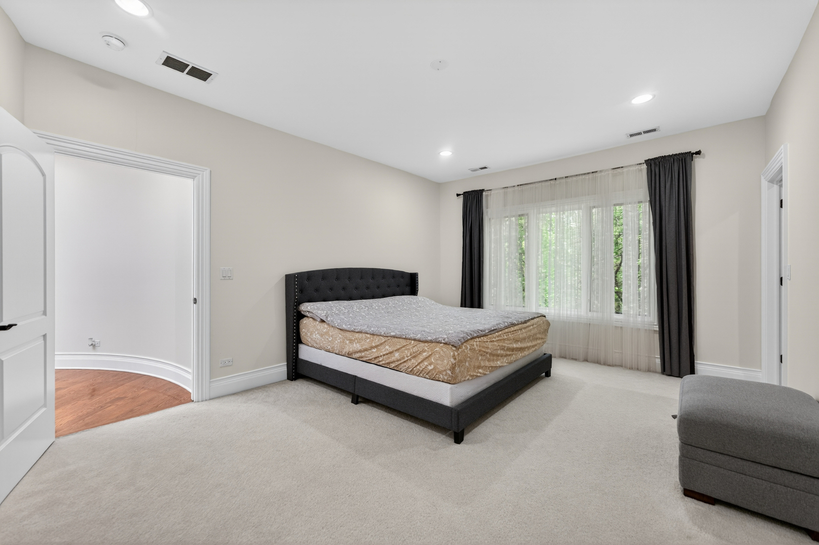 4 Dani Lane, Schaumburg, IL 60173