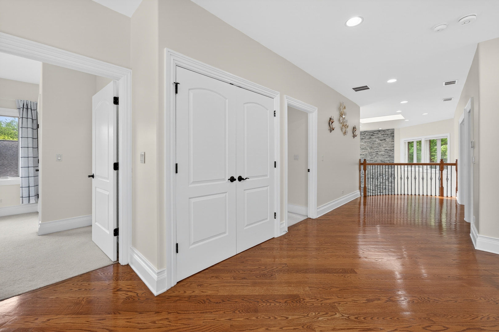 4 Dani Lane, Schaumburg, IL 60173