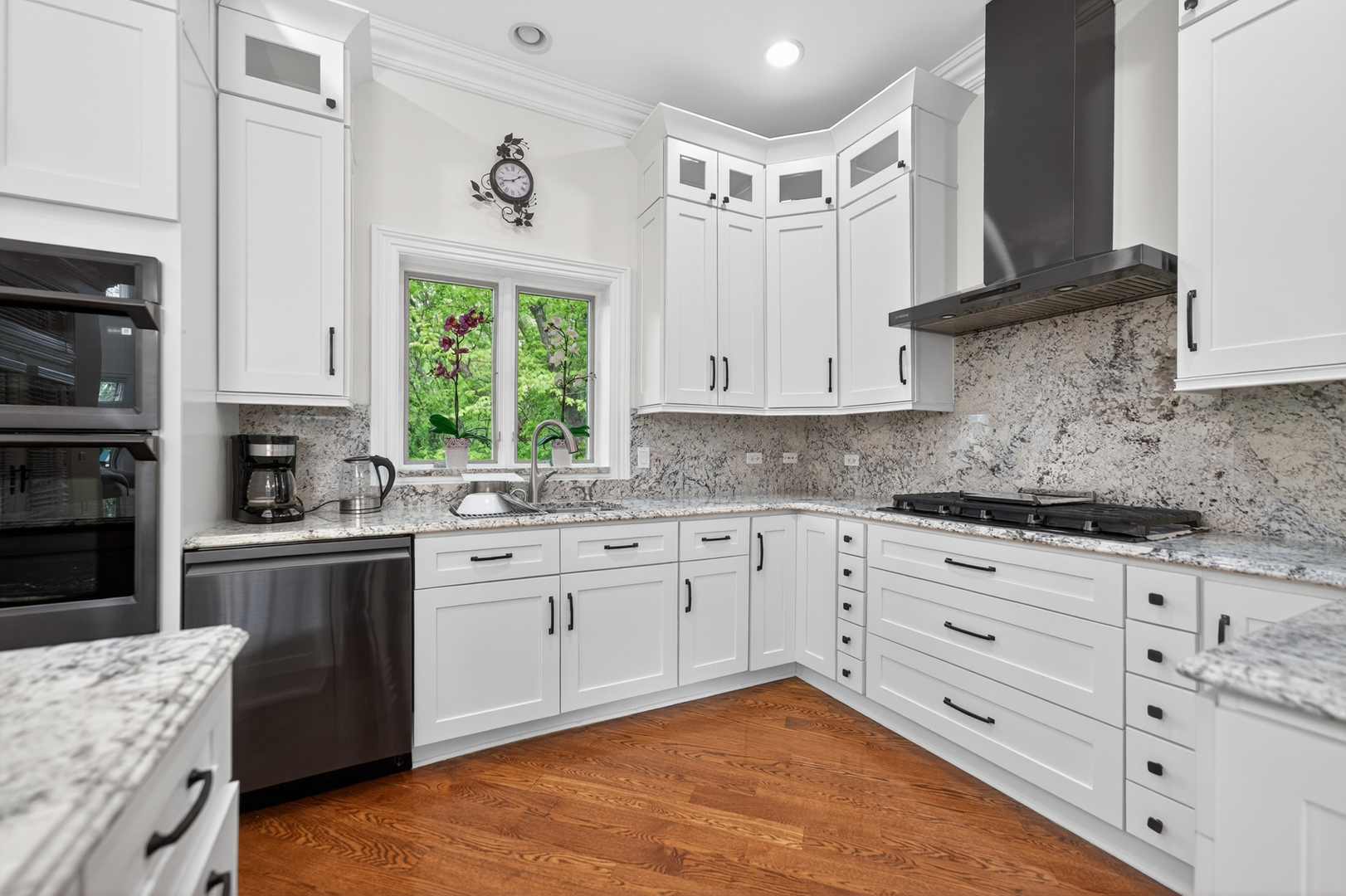 4 Dani Lane, Schaumburg, IL 60173