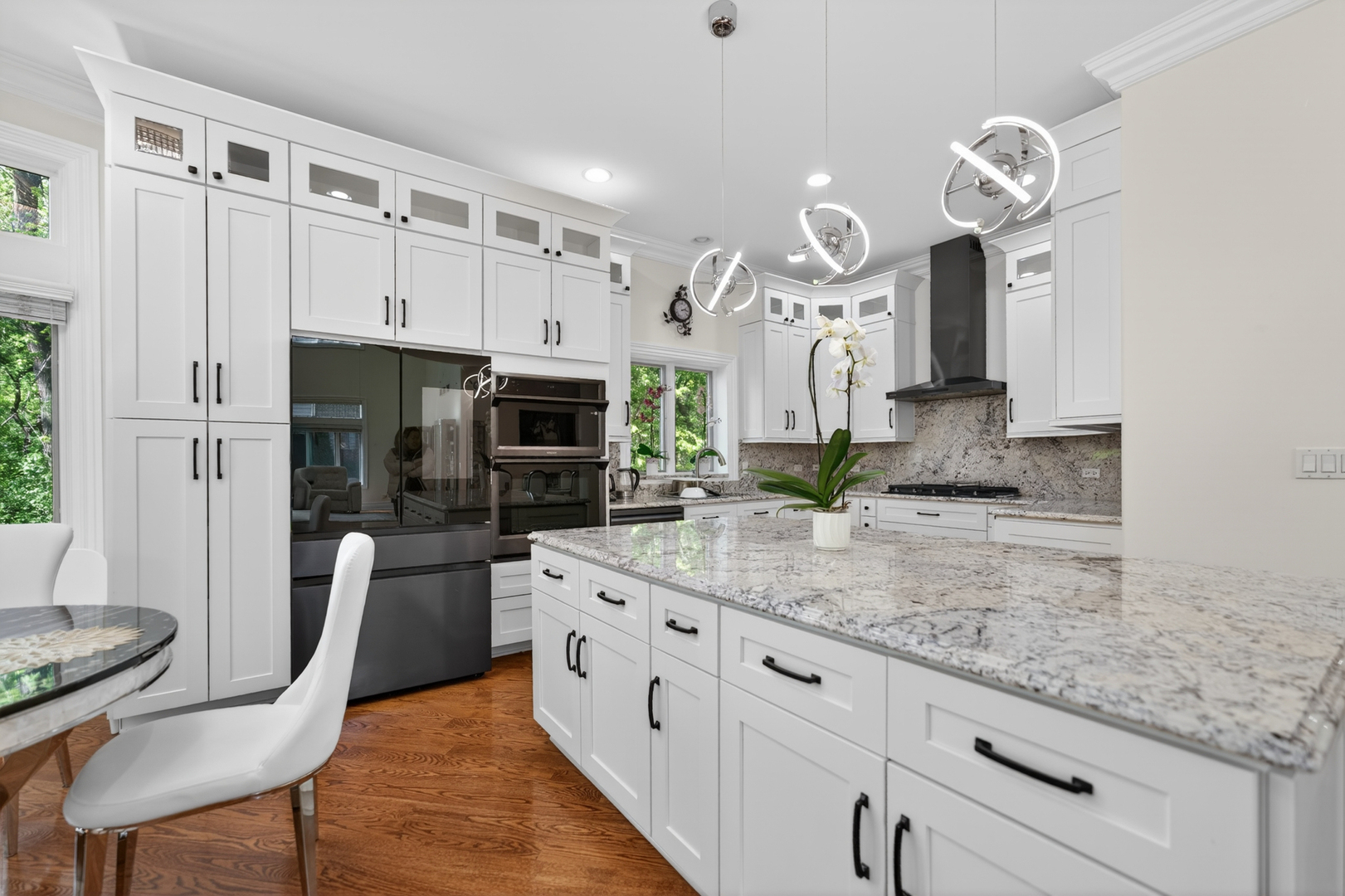 4 Dani Lane, Schaumburg, IL 60173