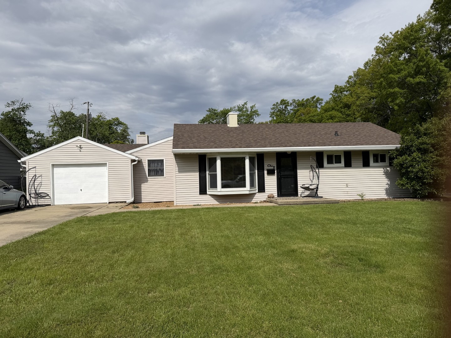 1 Cottonwood Street, Bloomington, IL 61701