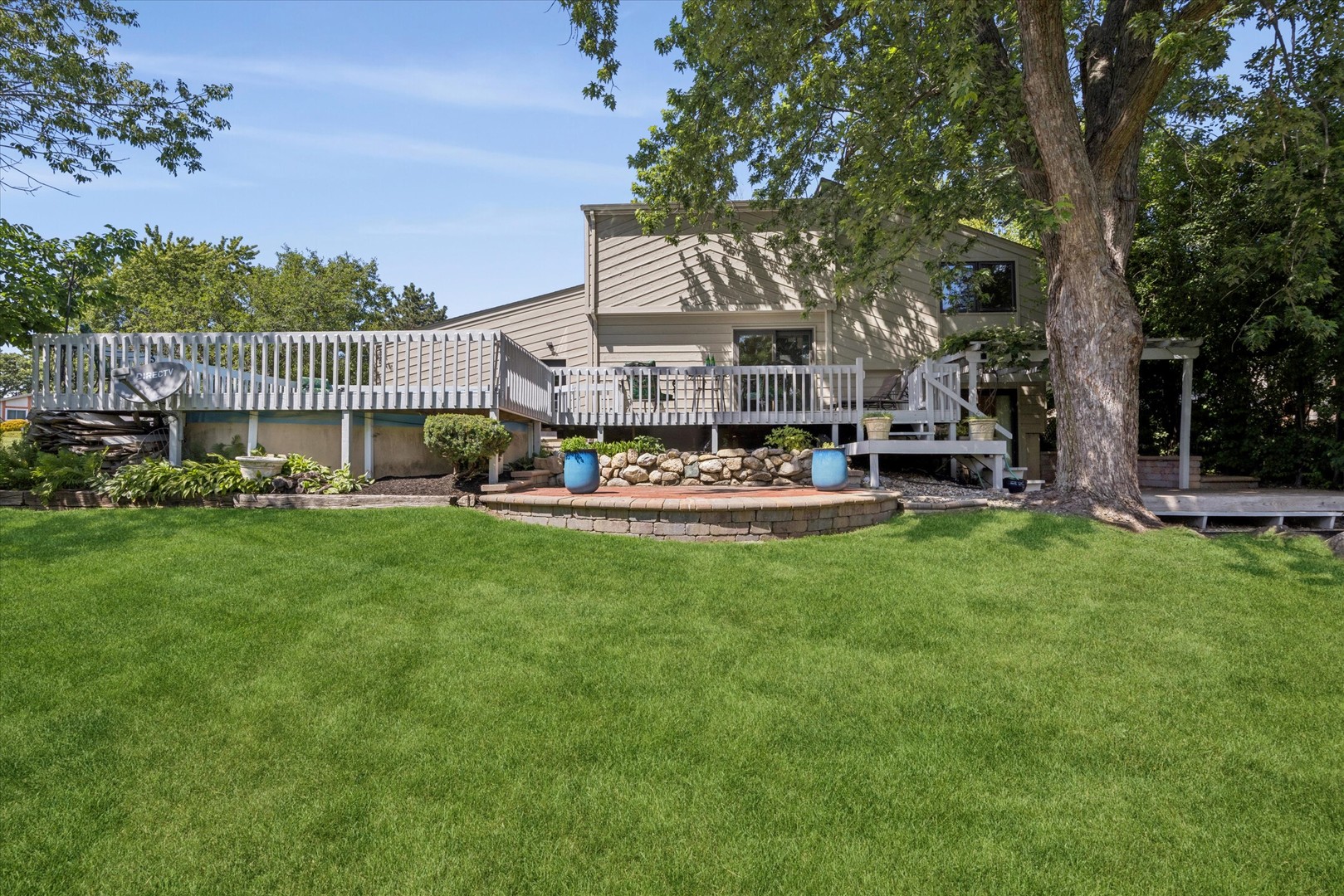2929 NorthCreek Drive, Woodridge, IL 60517