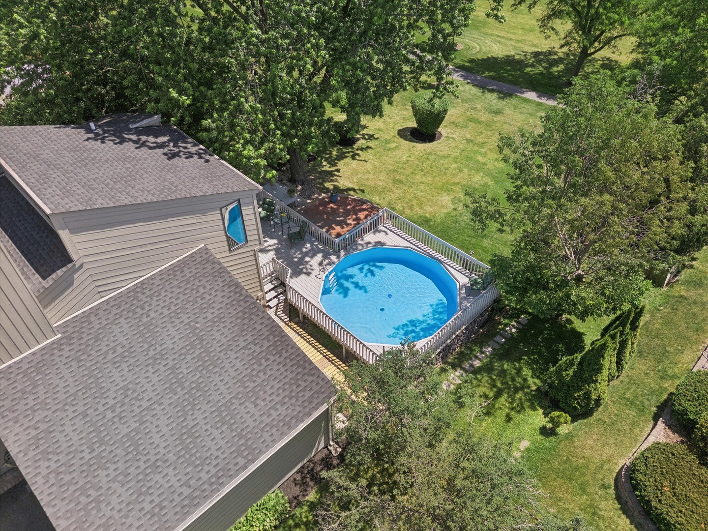 2929 NorthCreek Drive, Woodridge, IL 60517