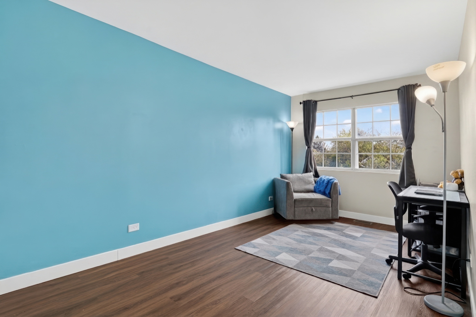 565 Ascot Lane, Streamwood, IL 60107